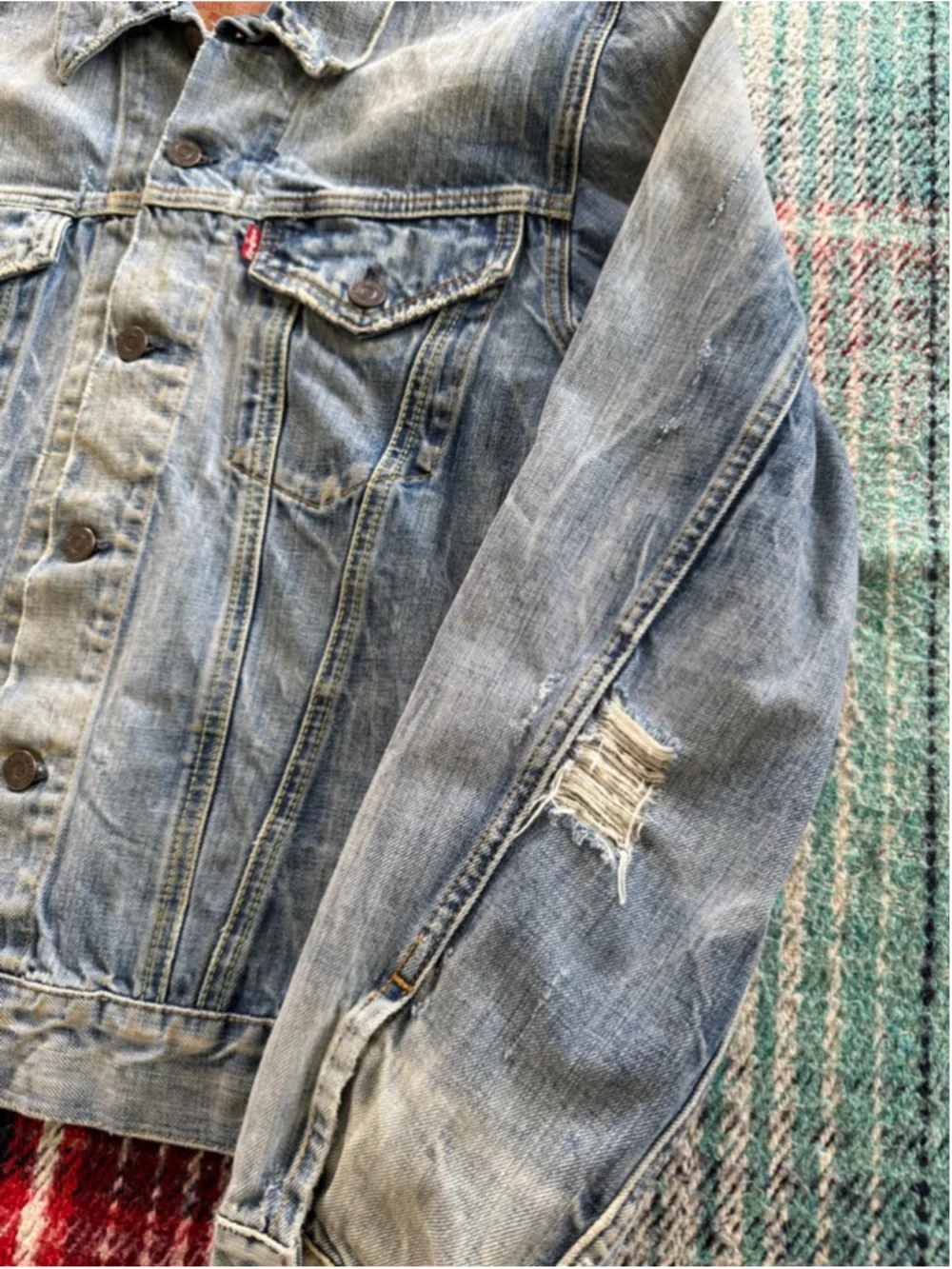 70s Levi’s LVC 
Type 3 Embroidered Rooster Denim Jacket M - Picture 6 of 8
